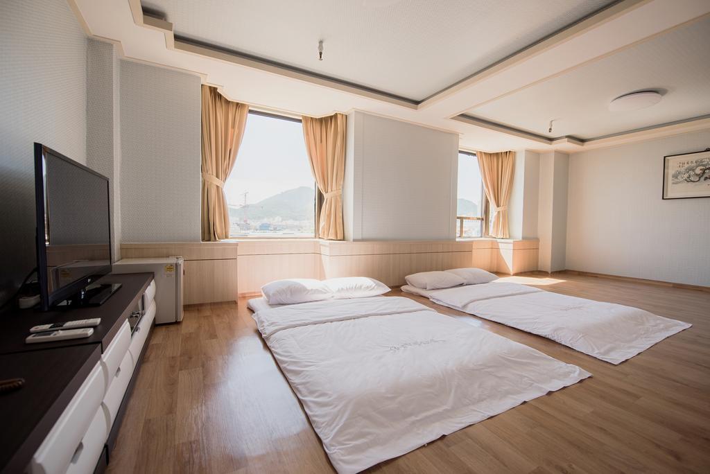 Chungmu Beach Hotel Tongyeong Zewnętrze zdjęcie