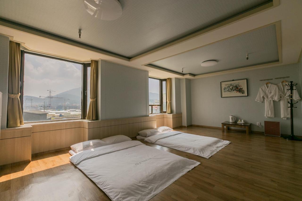 Chungmu Beach Hotel Tongyeong Zewnętrze zdjęcie