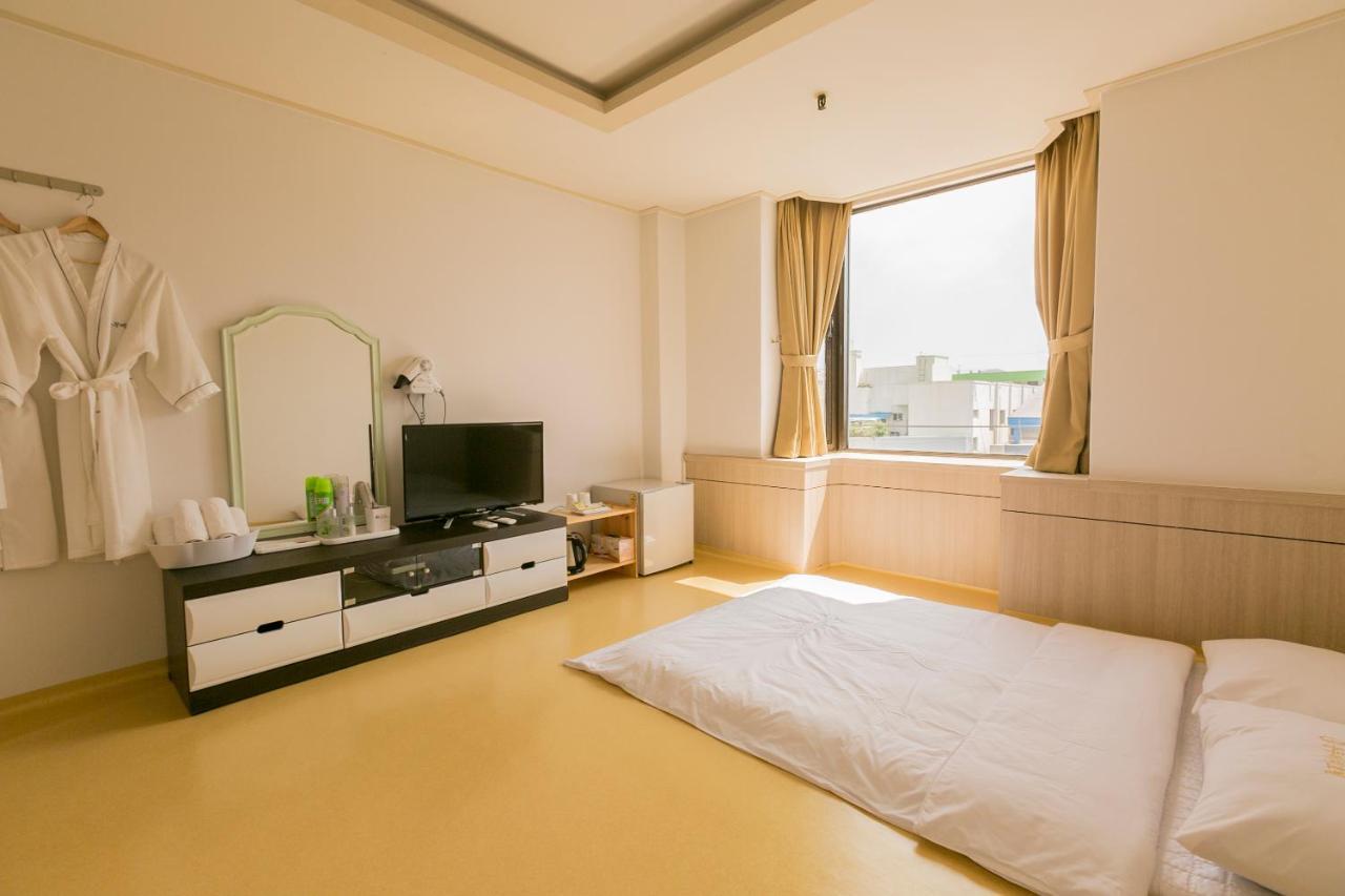 Chungmu Beach Hotel Tongyeong Zewnętrze zdjęcie